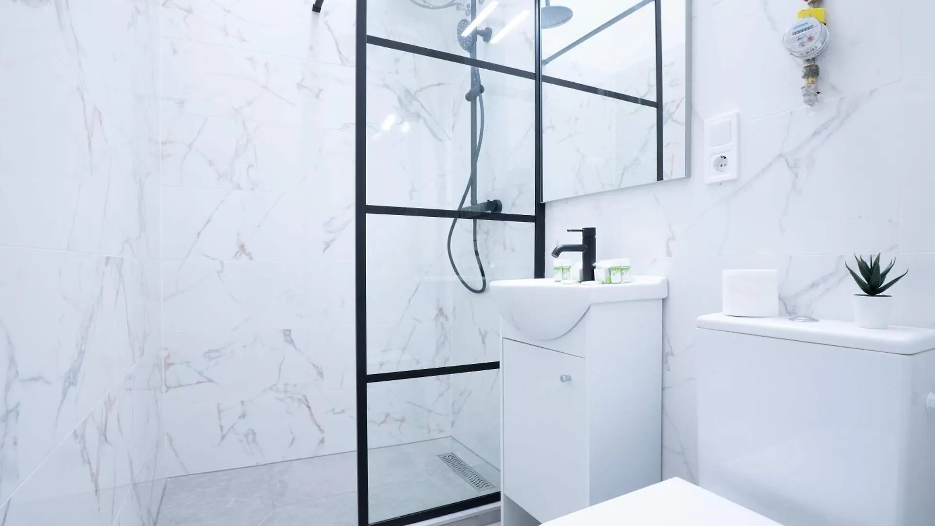 Silverlight 2Bedroom Residence D40 Budapest